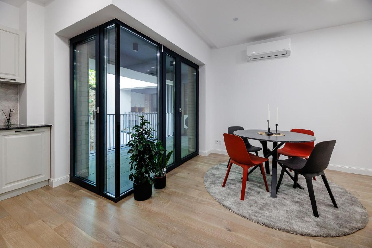 The Corner Luxe Apartment Bucarest Exterior foto